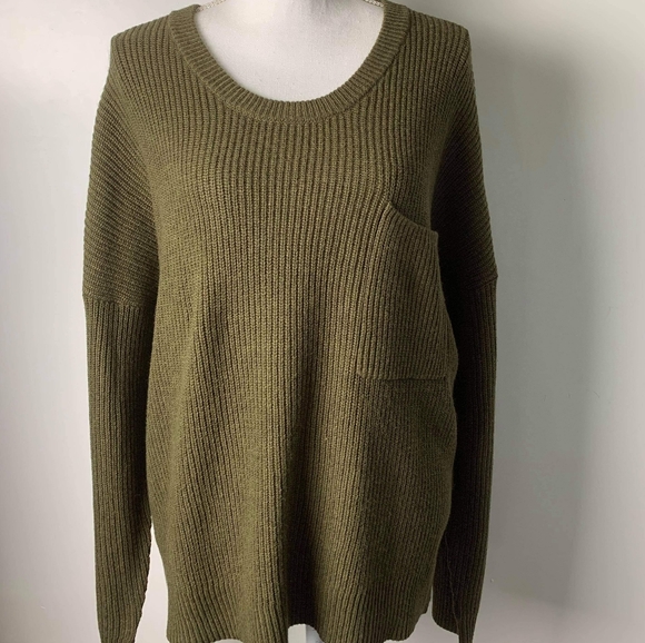 Madewell Sweaters - NWT Madewell Olive Green Thompson Pocket Sweater